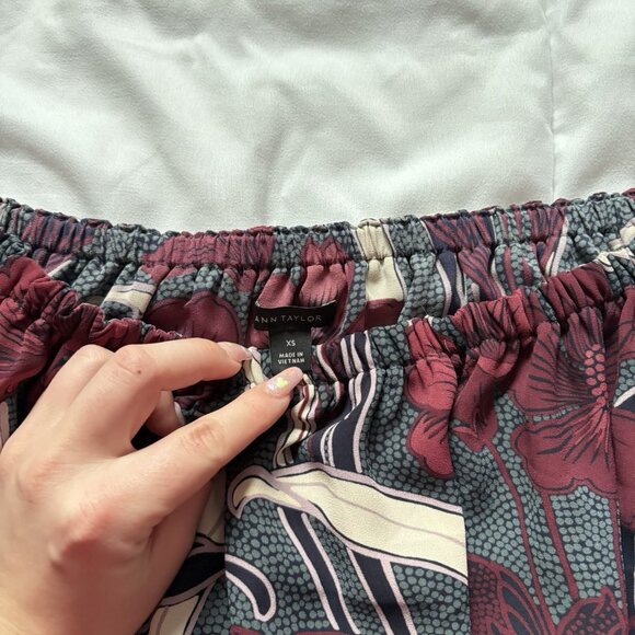 Ann Taylor Women Size XS Floral Off Shoulder Top Blouse Officechic Business City - Picture 3 of 9